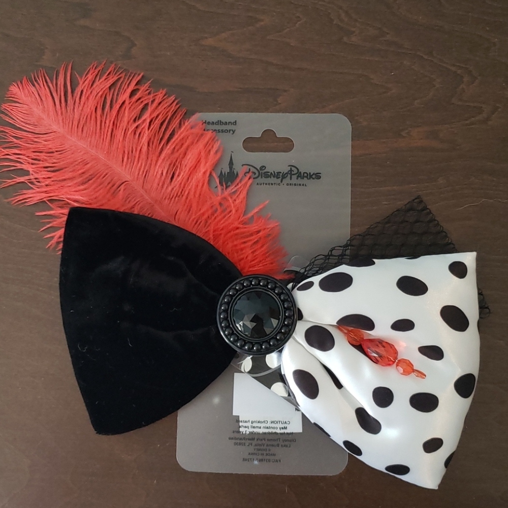 Disney Bow, Cruella DeVil